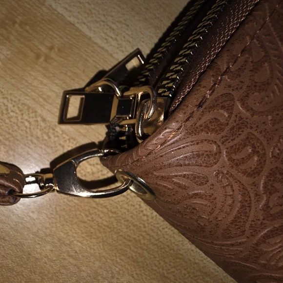 Darcy Marks Brown Leather Wristlet Clutch (PUR8) - Picture 10 of 14